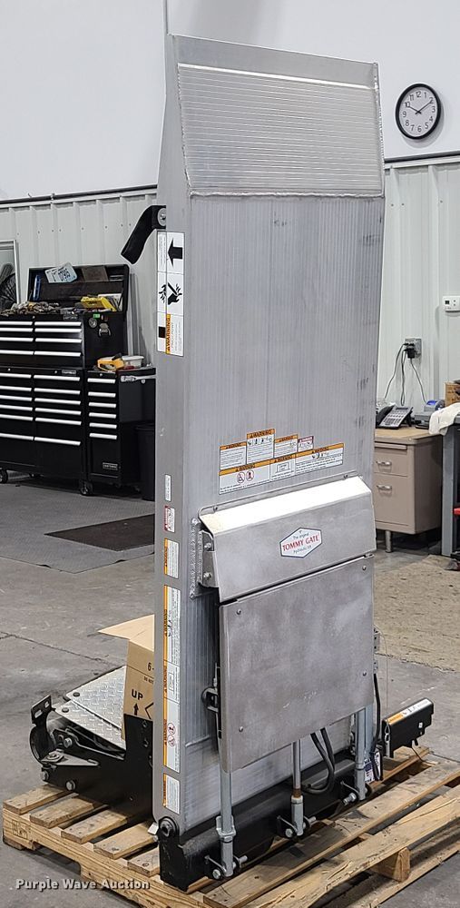 image for item DG7735 Tommy Gate Cantilever Series end gate lift