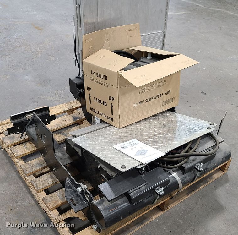 image for item DG7735 Tommy Gate Cantilever Series end gate lift