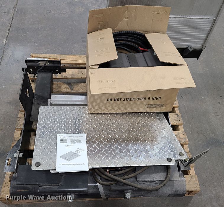 image for item DG7735 Tommy Gate Cantilever Series end gate lift