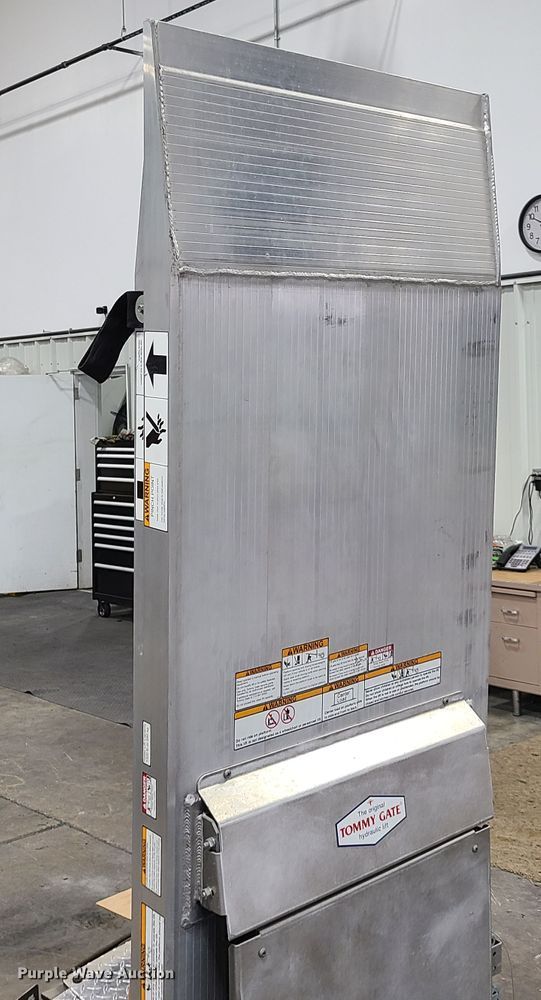 image for item DG7735 Tommy Gate Cantilever Series end gate lift