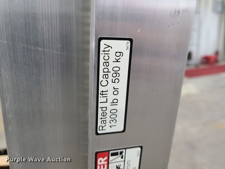 image for item DG7735 Tommy Gate Cantilever Series end gate lift