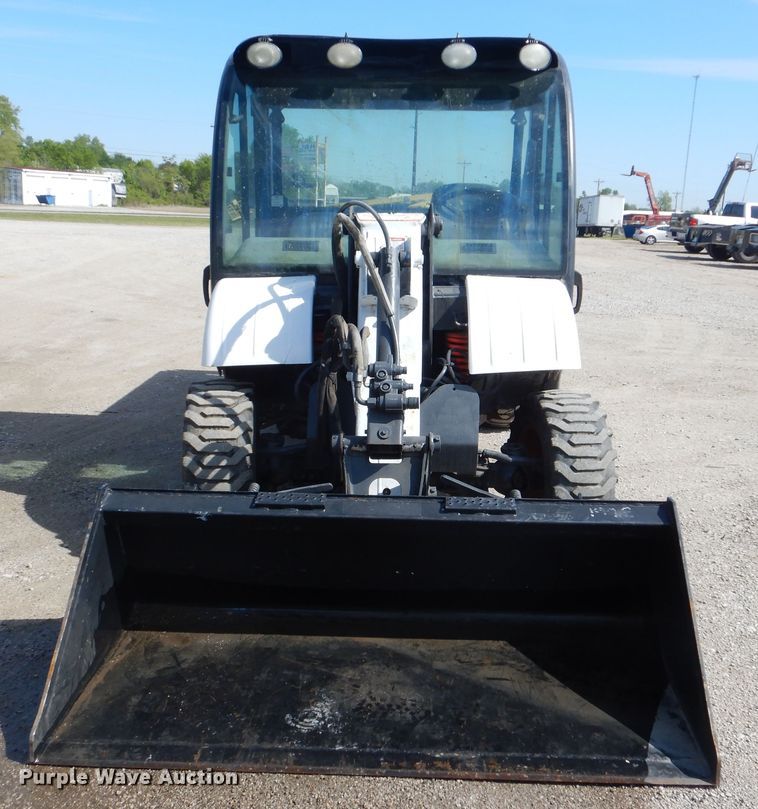 image for item DG8534 Bobcat Toolcat 5600 utility vehicle