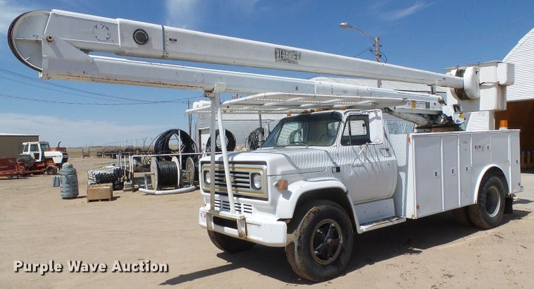 image for item DH4879 1988 Chevrolet C60 bucket truck