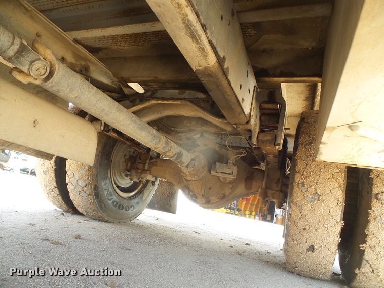 image for item DH4879 1988 Chevrolet C60 bucket truck