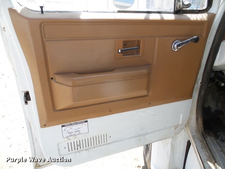 image for item DH4879 1988 Chevrolet C60 bucket truck