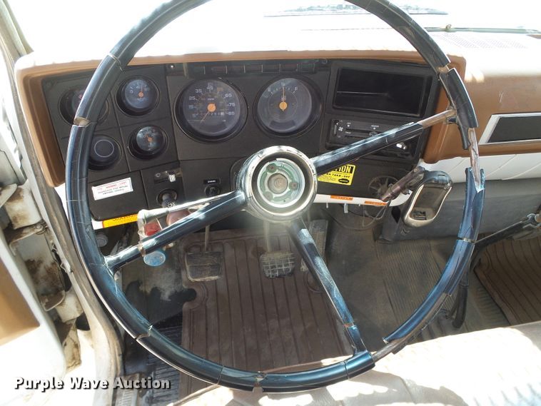 image for item DH4879 1988 Chevrolet C60 bucket truck