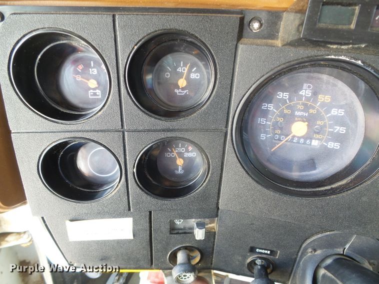 image for item DH4879 1988 Chevrolet C60 bucket truck