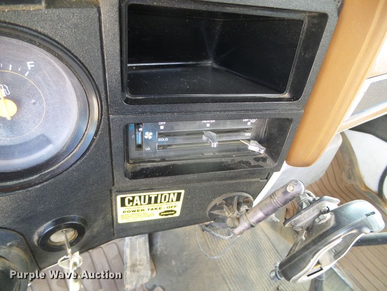 image for item DH4879 1988 Chevrolet C60 bucket truck