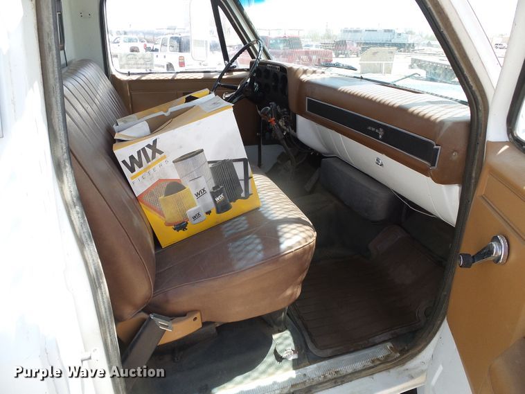 image for item DH4879 1988 Chevrolet C60 bucket truck