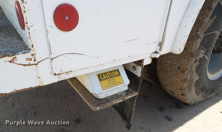 image for item DH4879 1988 Chevrolet C60 bucket truck