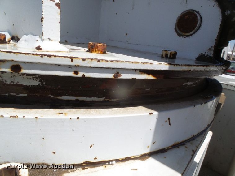 image for item DH4879 1988 Chevrolet C60 bucket truck