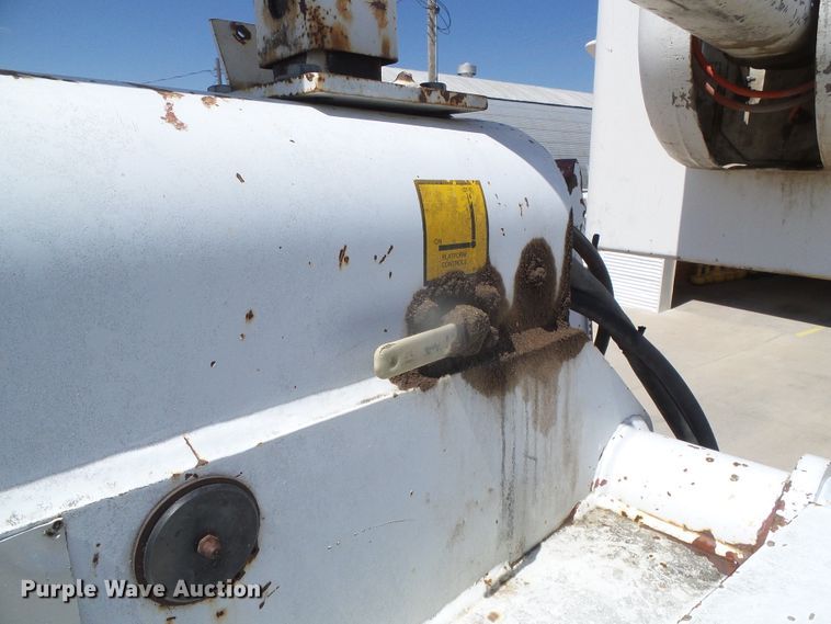 image for item DH4879 1988 Chevrolet C60 bucket truck