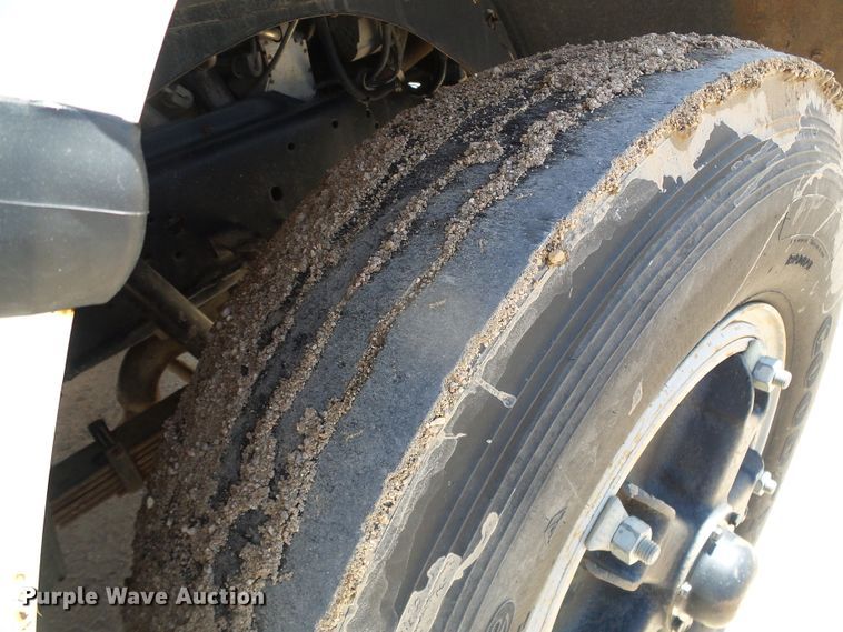 image for item DH4879 1988 Chevrolet C60 bucket truck