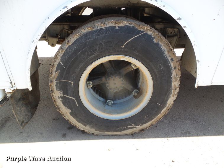 image for item DH4879 1988 Chevrolet C60 bucket truck