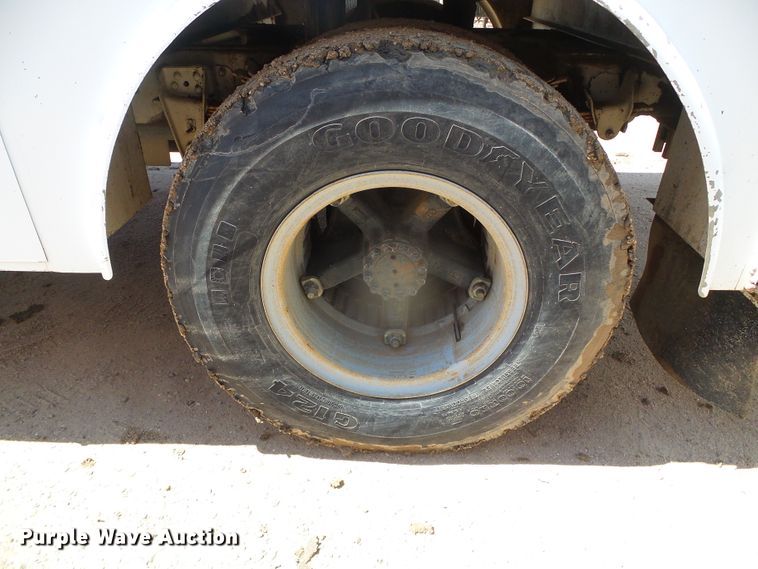 image for item DH4879 1988 Chevrolet C60 bucket truck