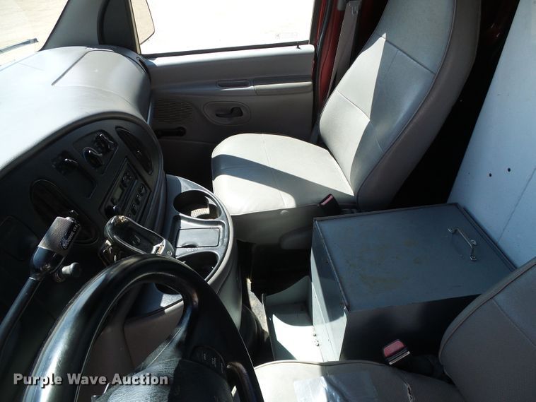 image for item DH4880 1998 Ford Econoline E350  bucket van