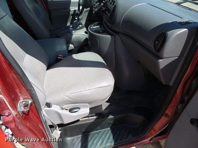 image for item DH4880 1998 Ford Econoline E350  bucket van