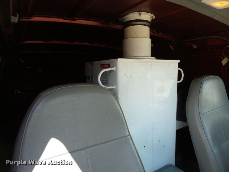 image for item DH4880 1998 Ford Econoline E350  bucket van