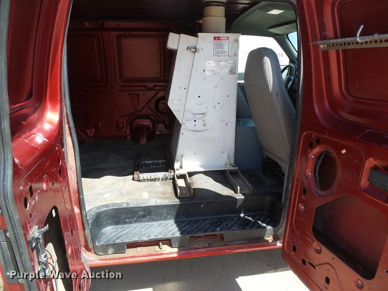 image for item DH4880 1998 Ford Econoline E350  bucket van