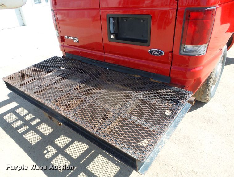 image for item DH4880 1998 Ford Econoline E350  bucket van