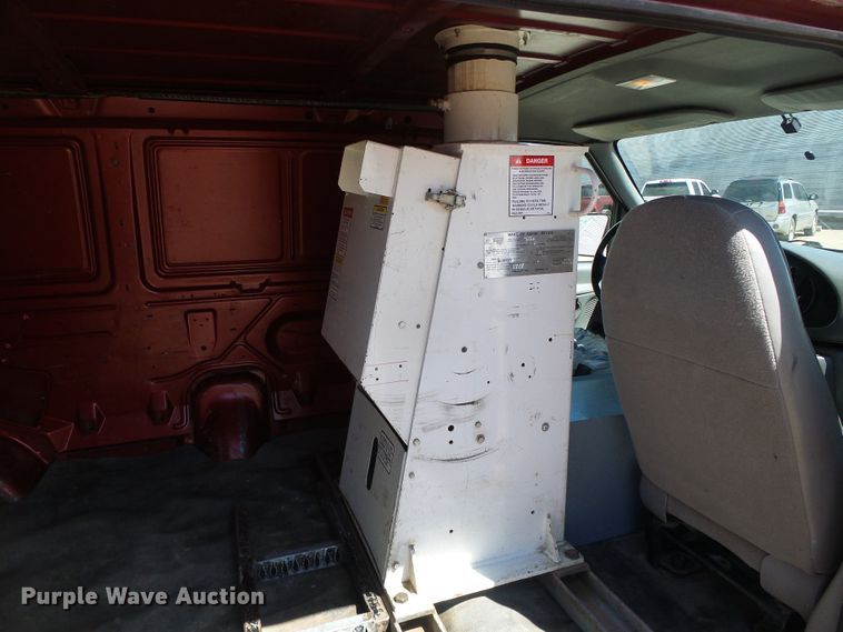 image for item DH4880 1998 Ford Econoline E350  bucket van