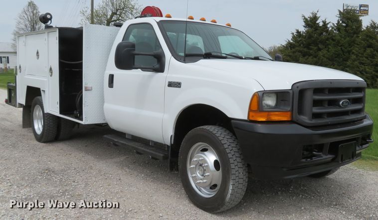 image for item DI2145 2001 Ford F550 Super Duty XL service truck