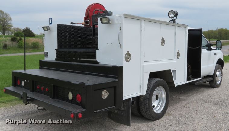 image for item DI2145 2001 Ford F550 Super Duty XL service truck