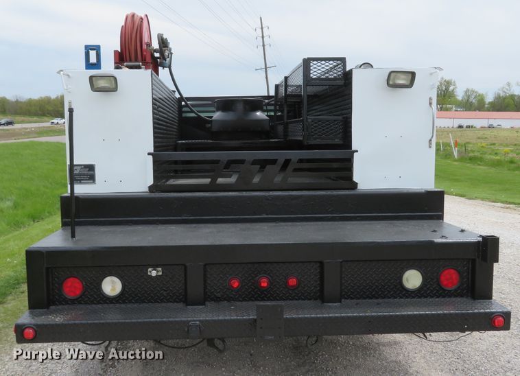 image for item DI2145 2001 Ford F550 Super Duty XL service truck