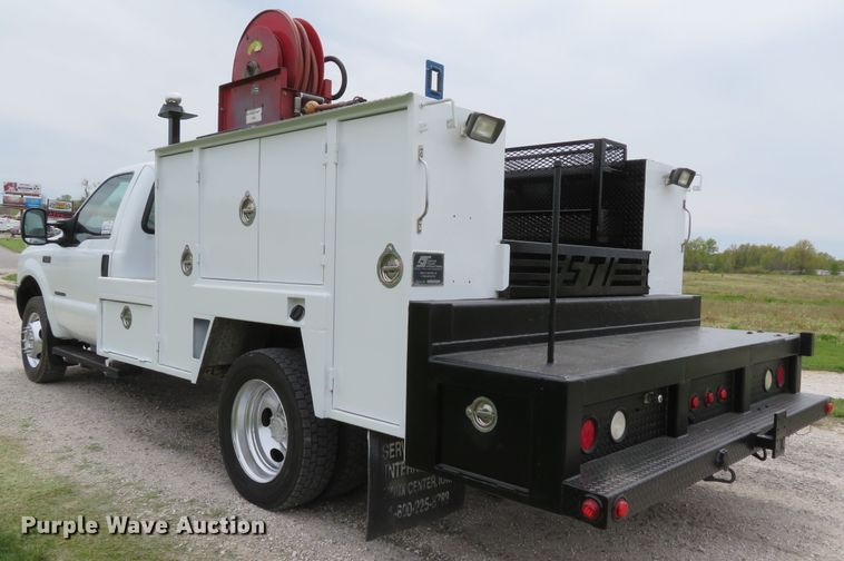 image for item DI2145 2001 Ford F550 Super Duty XL service truck