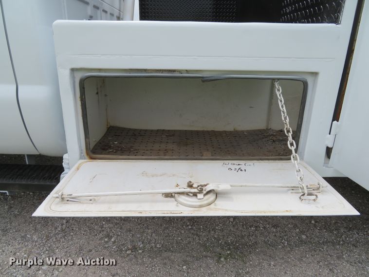 image for item DI2145 2001 Ford F550 Super Duty XL service truck