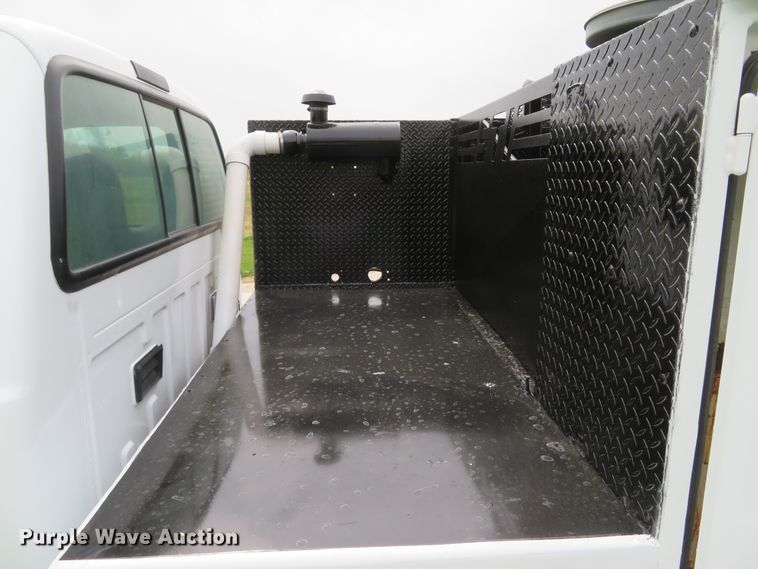 image for item DI2145 2001 Ford F550 Super Duty XL service truck