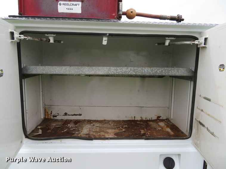 image for item DI2145 2001 Ford F550 Super Duty XL service truck