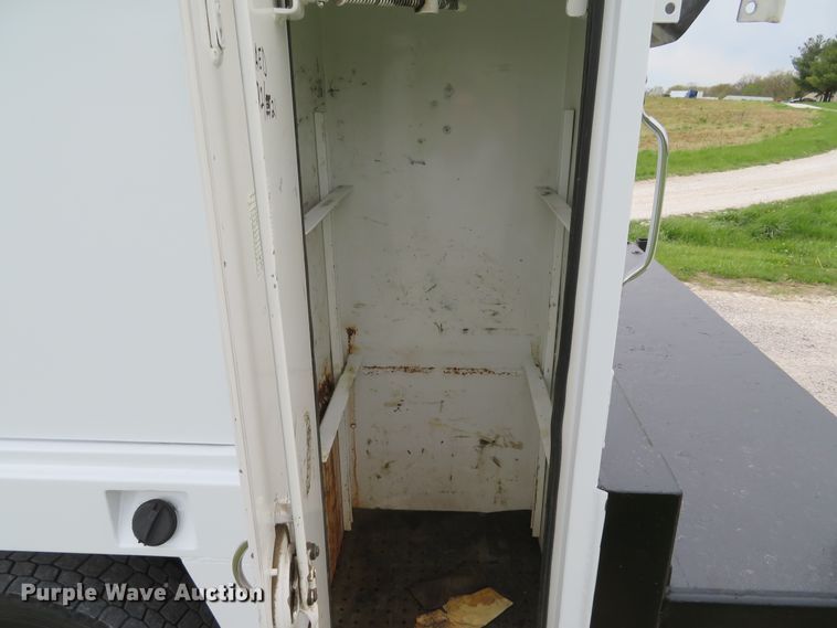 image for item DI2145 2001 Ford F550 Super Duty XL service truck