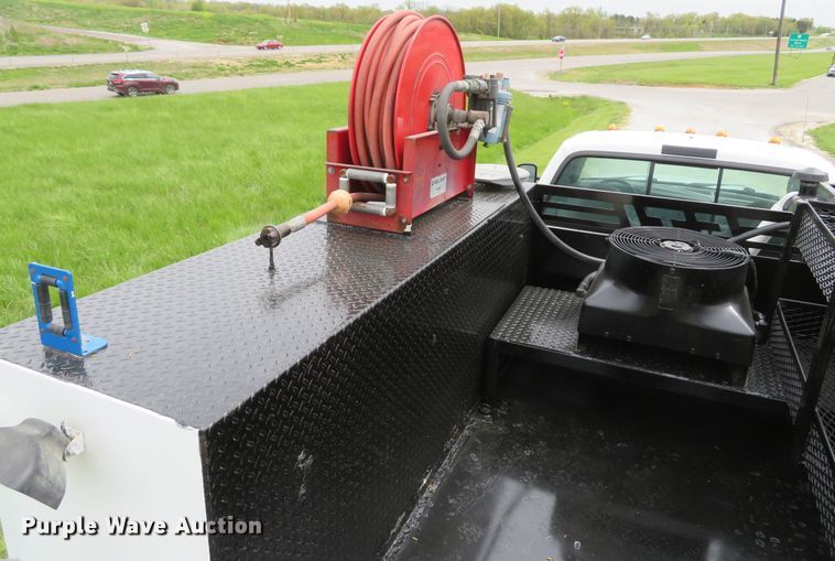 image for item DI2145 2001 Ford F550 Super Duty XL service truck