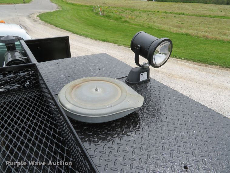 image for item DI2145 2001 Ford F550 Super Duty XL service truck