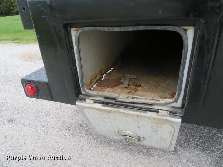 image for item DI2145 2001 Ford F550 Super Duty XL service truck