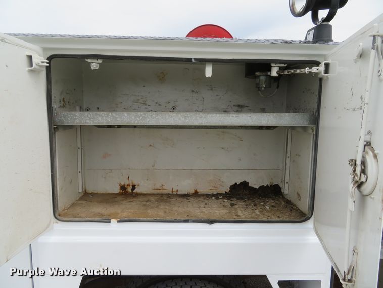 image for item DI2145 2001 Ford F550 Super Duty XL service truck