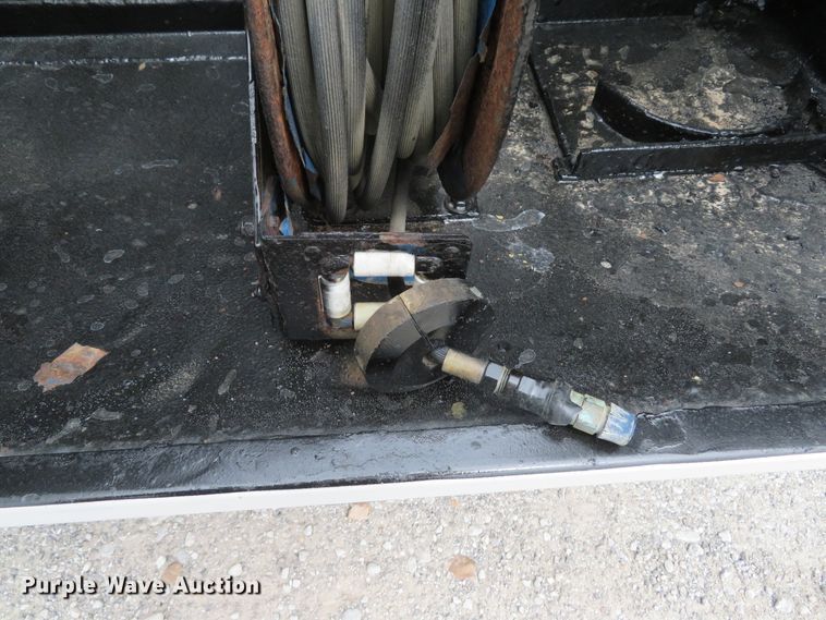 image for item DI2145 2001 Ford F550 Super Duty XL service truck