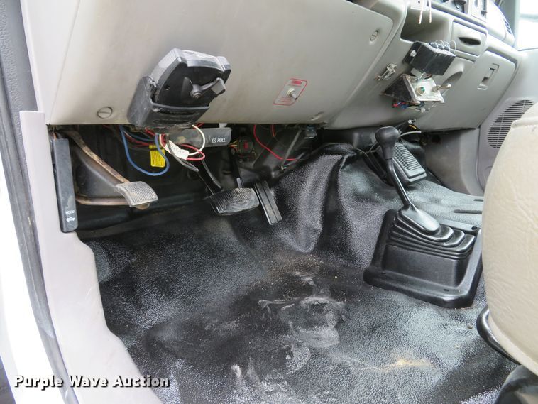 image for item DI2145 2001 Ford F550 Super Duty XL service truck