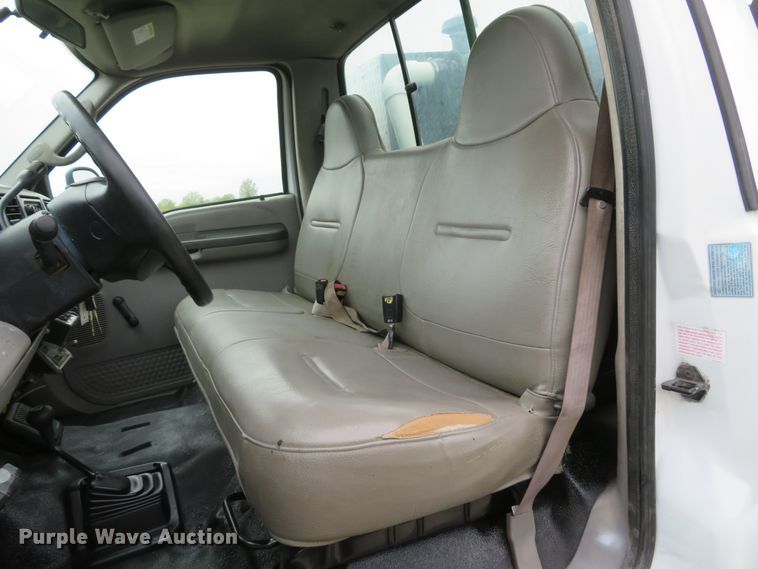 image for item DI2145 2001 Ford F550 Super Duty XL service truck