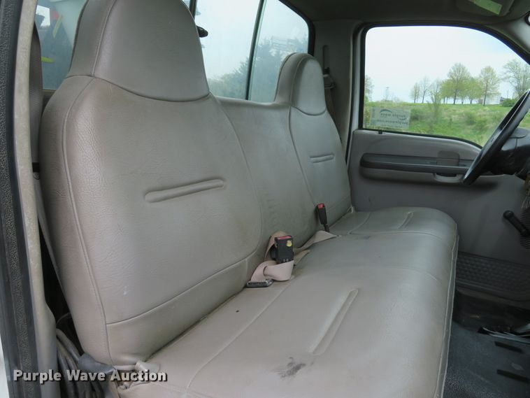 image for item DI2145 2001 Ford F550 Super Duty XL service truck