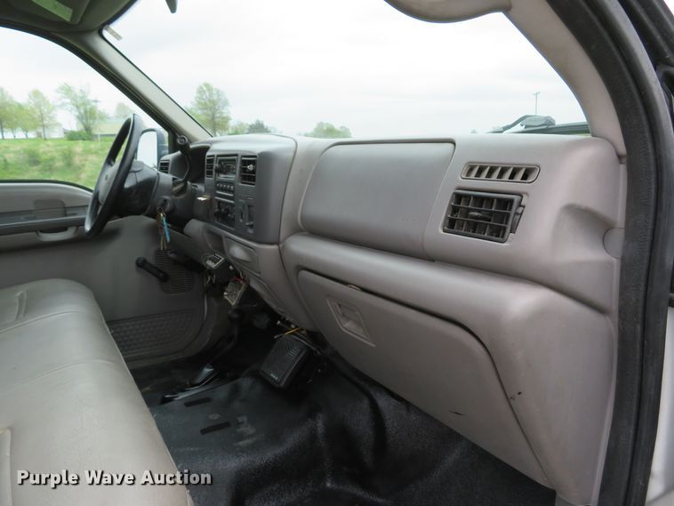 image for item DI2145 2001 Ford F550 Super Duty XL service truck