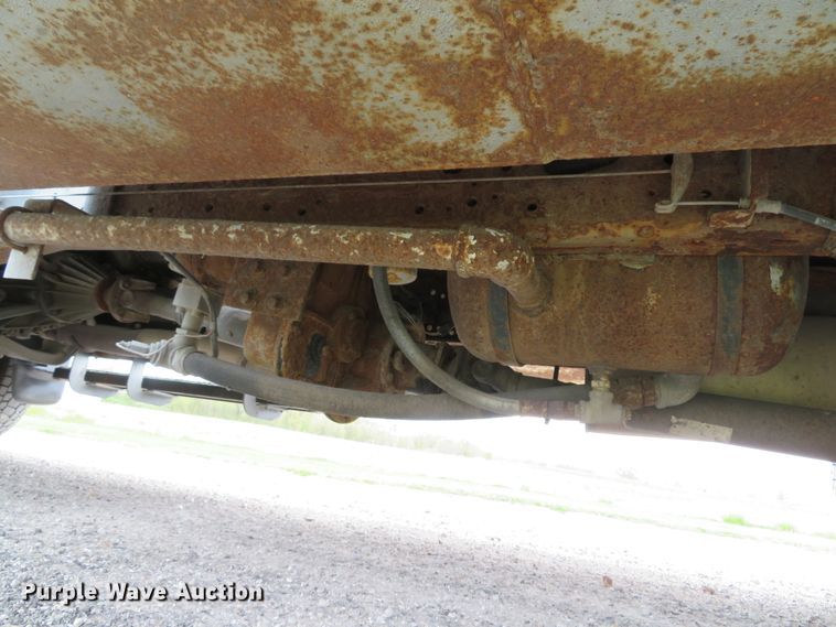 image for item DI2145 2001 Ford F550 Super Duty XL service truck