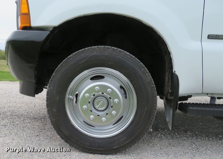 image for item DI2145 2001 Ford F550 Super Duty XL service truck