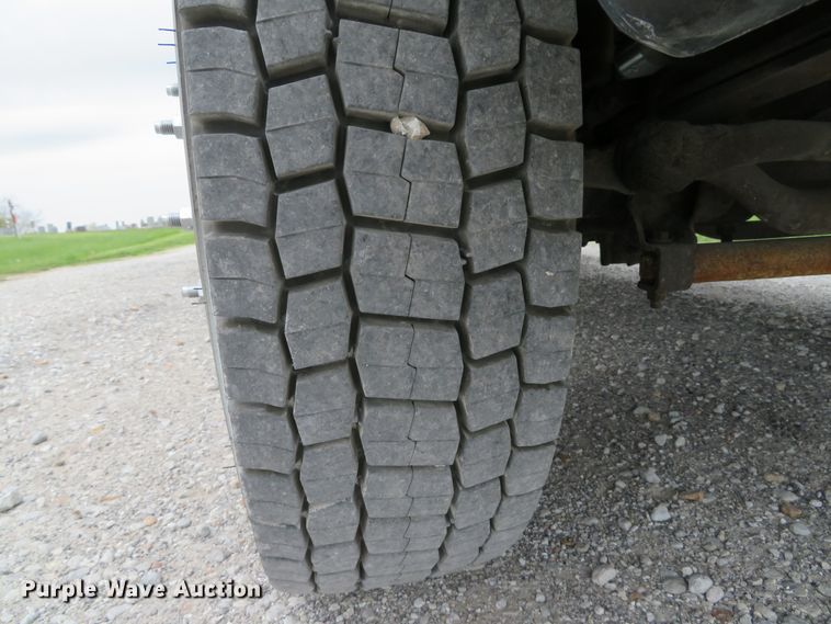 image for item DI2145 2001 Ford F550 Super Duty XL service truck