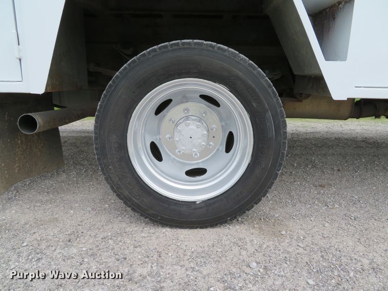 image for item DI2145 2001 Ford F550 Super Duty XL service truck