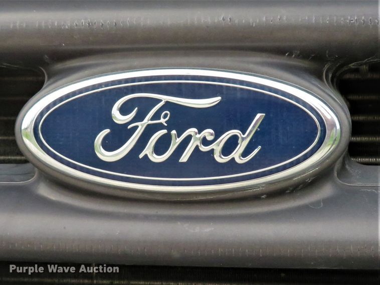 image for item DI2145 2001 Ford F550 Super Duty XL service truck