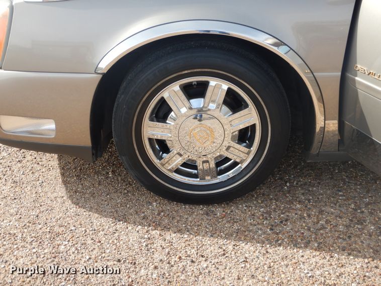 image for item DJ8759 2003 Cadillac DeVille