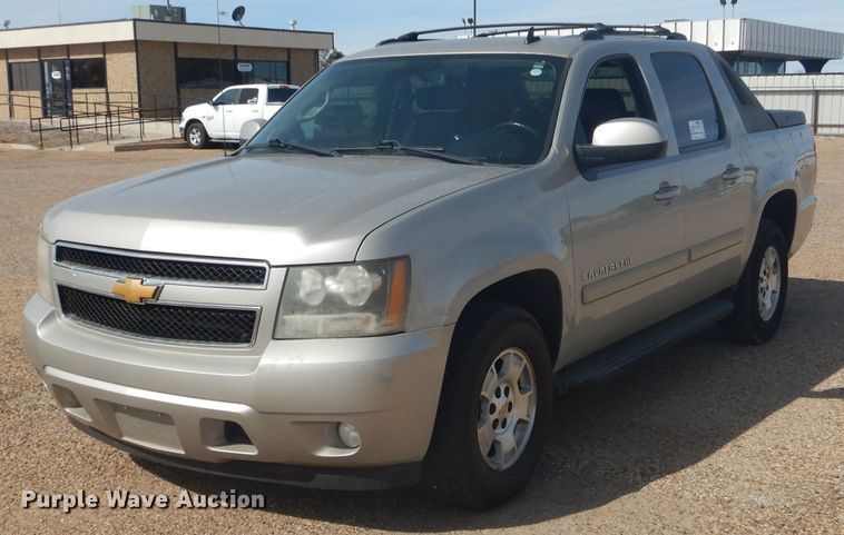 image for item DJ8762 2008 Chevrolet Avalanche LS  Crew Cab pickup truck