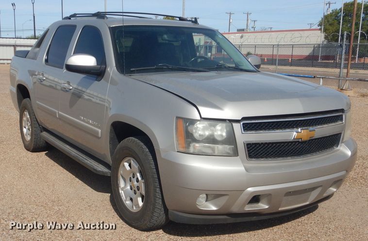 image for item DJ8762 2008 Chevrolet Avalanche LS  Crew Cab pickup truck